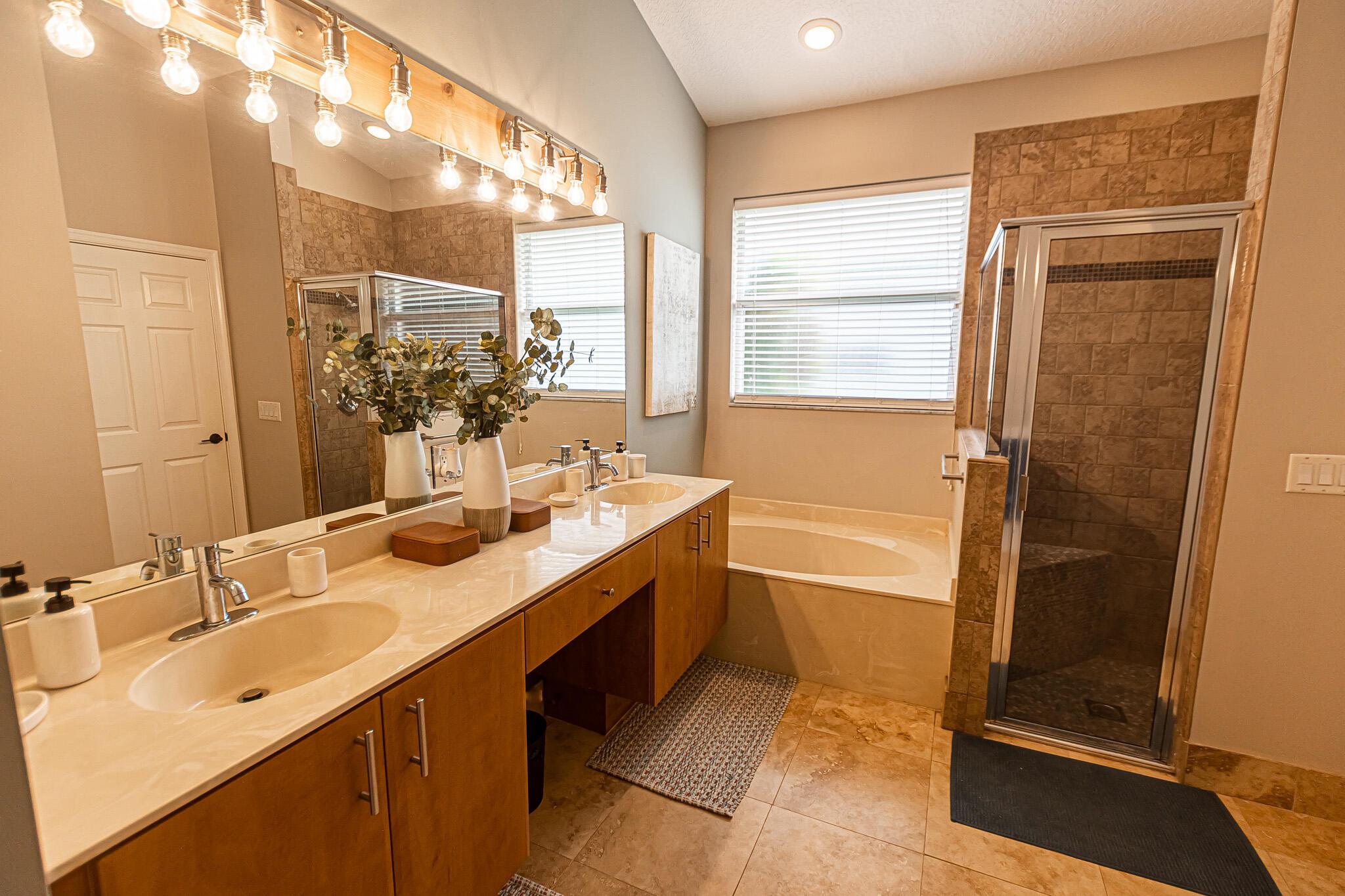 MAGNOLIA LAKES - Residential