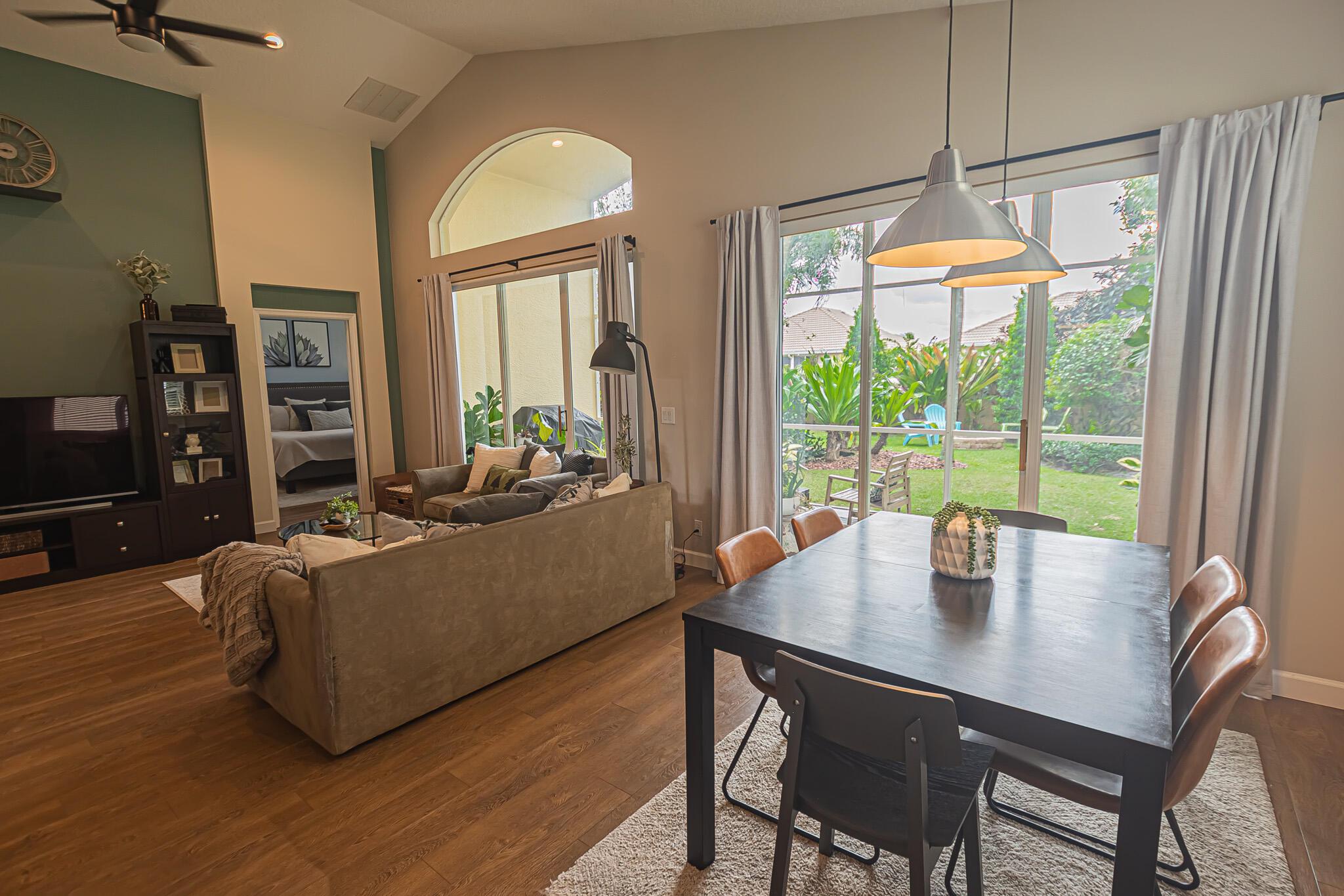 MAGNOLIA LAKES - Residential