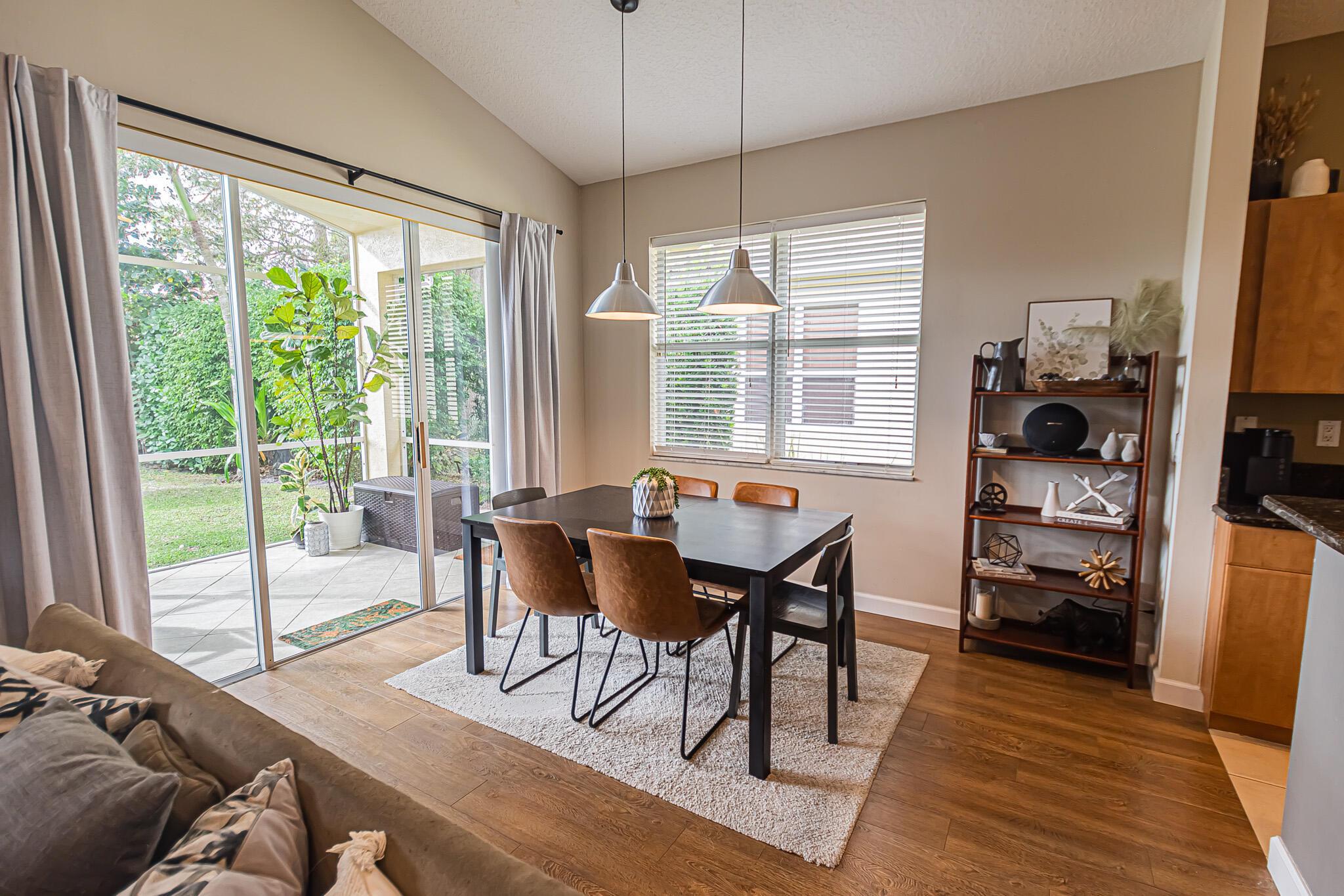 MAGNOLIA LAKES - Residential