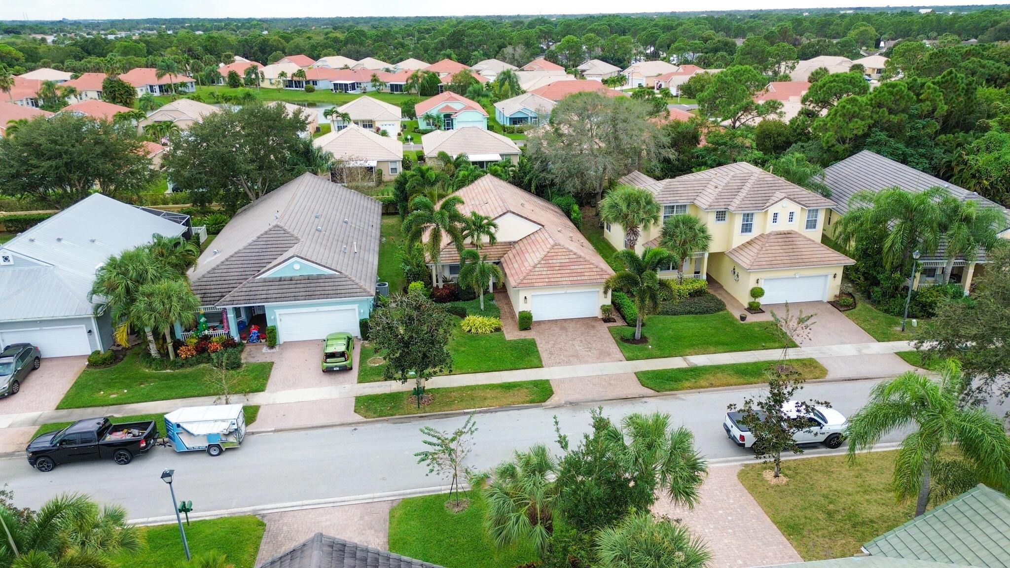 MAGNOLIA LAKES - Residential