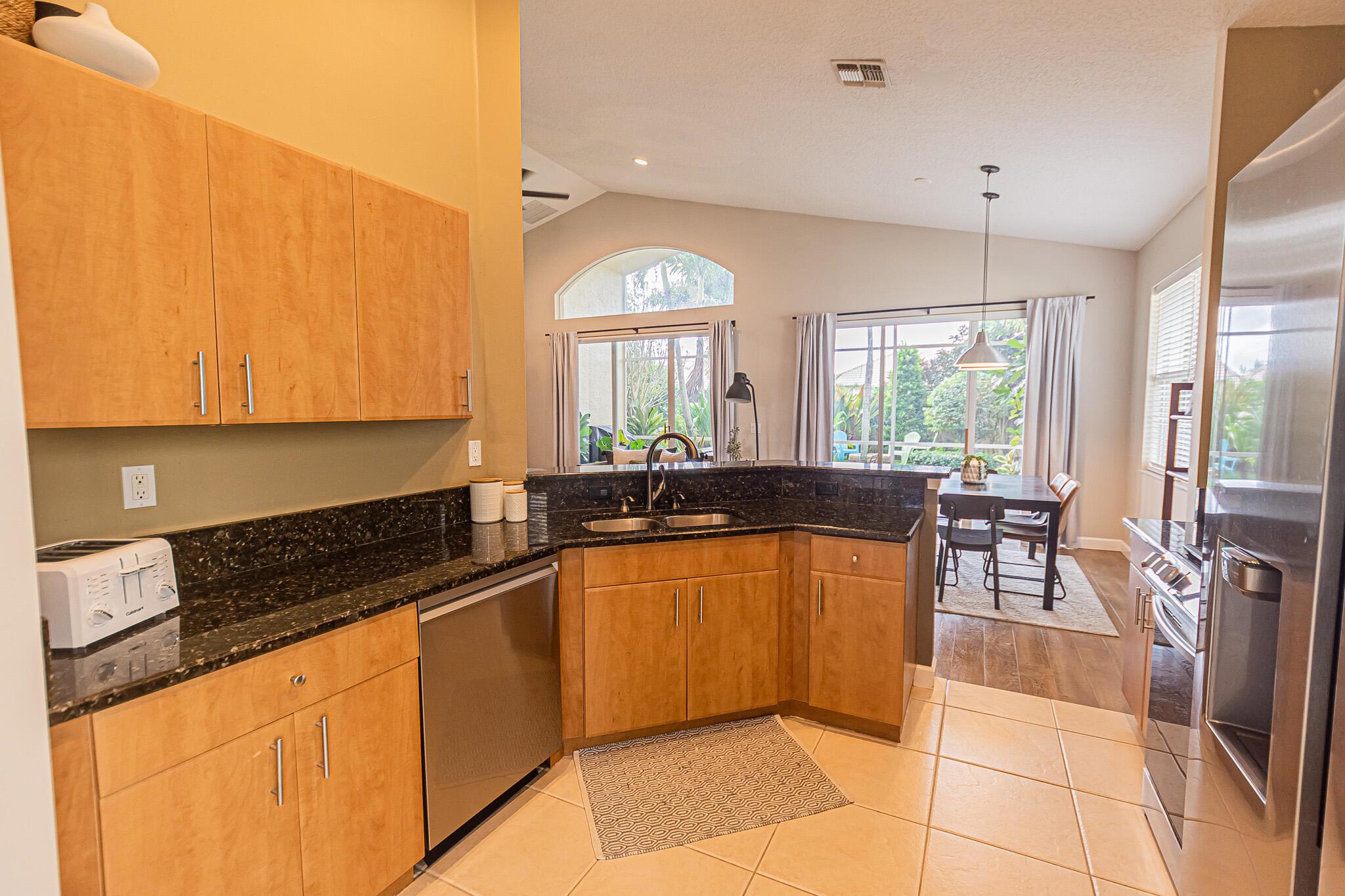 MAGNOLIA LAKES - Residential