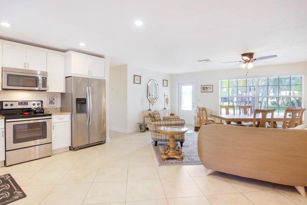 Photo of 19185 SE Homewood Avenue, Jupiter, FL 33469 (MLS # R11075683)