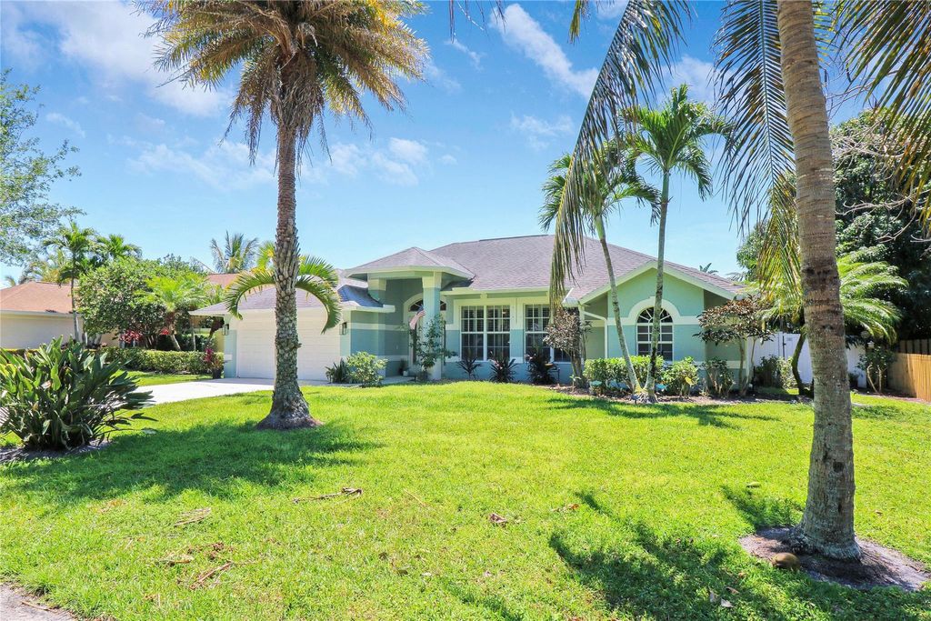 Photo of 9072 SE Pomona Street, Hobe Sound, FL 33455 (MLS # F10435753)