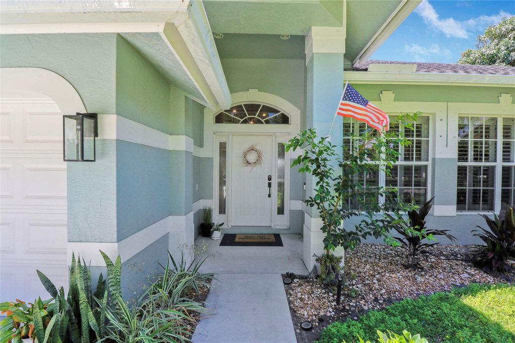 Photo of 9072 SE Pomona Street, Hobe Sound, FL 33455 (MLS # F10435753)