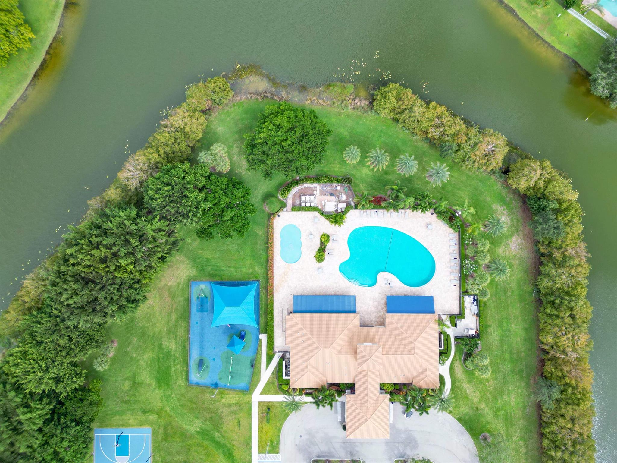 BOCA FALLS - Residential Lease