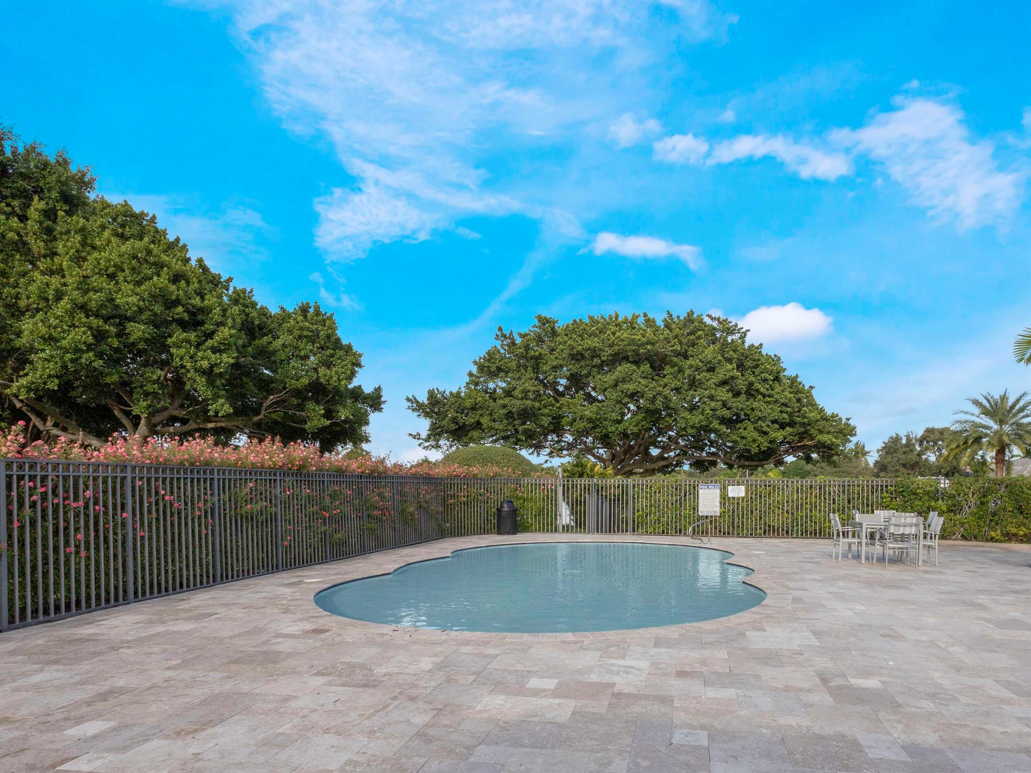 BOCA FALLS - Residential Lease