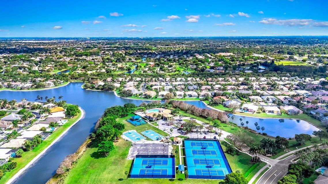 BOCA FALLS - Residential Lease