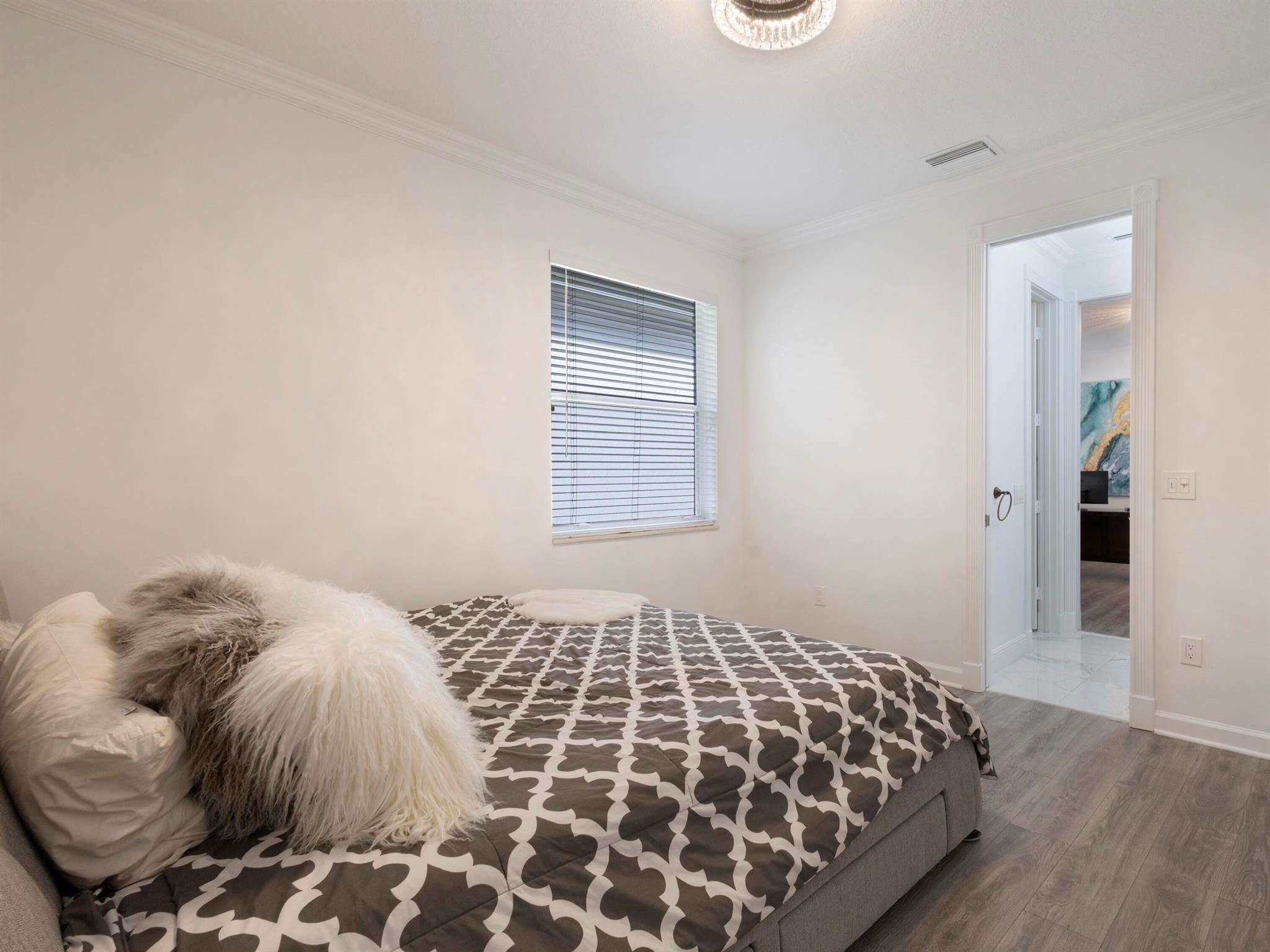 BOCA FALLS - Residential Lease