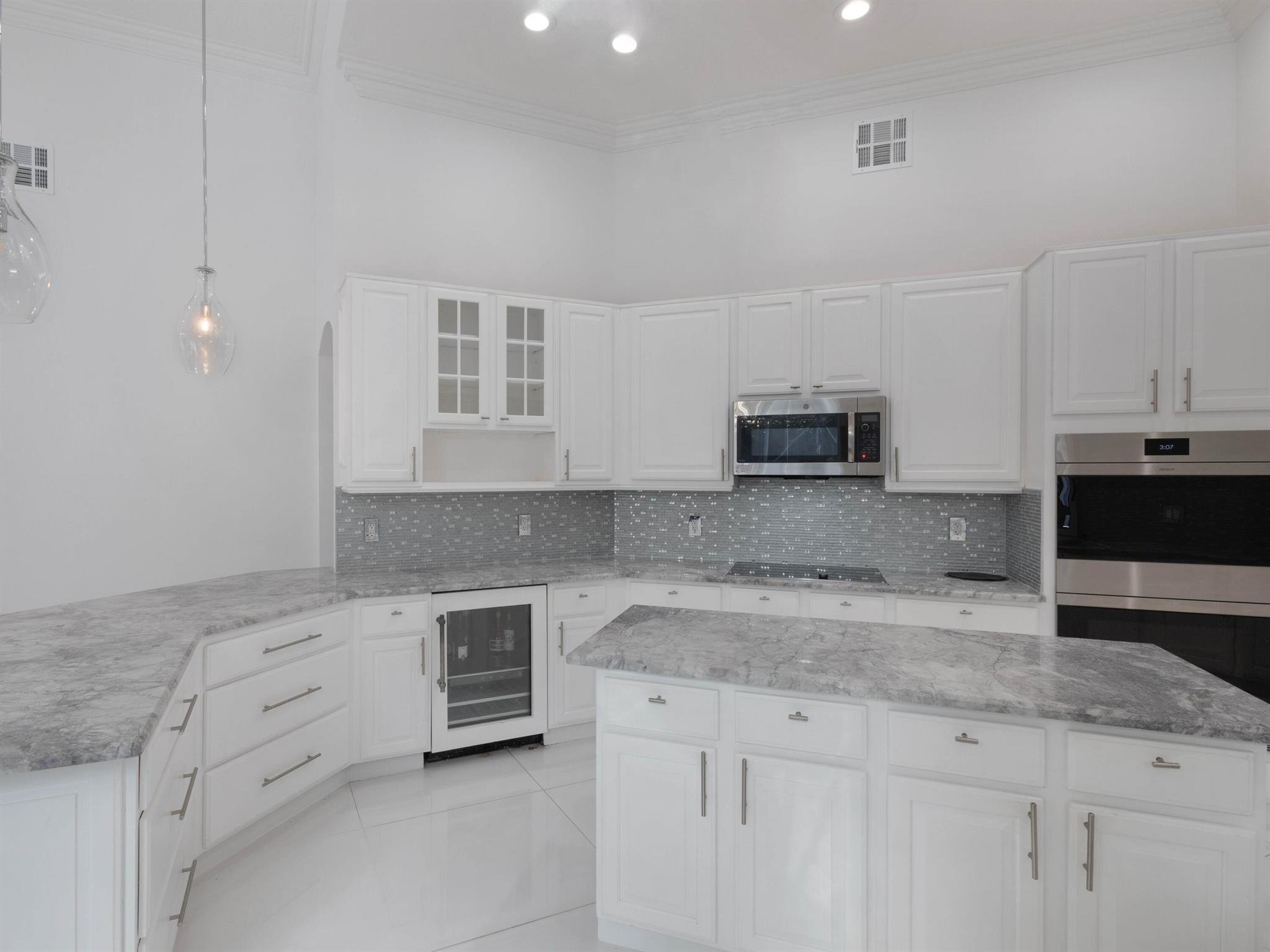 BOCA FALLS - Residential Lease