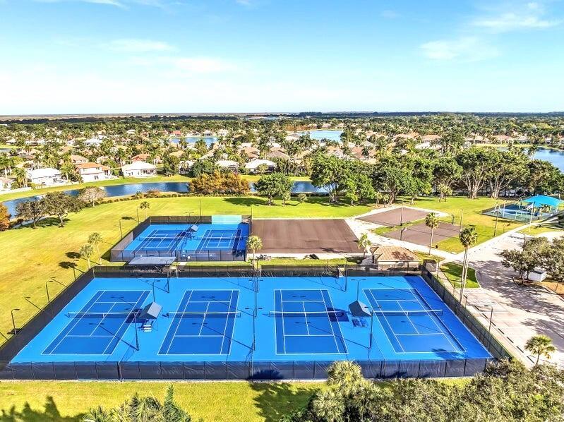 BOCA FALLS - Residential Lease