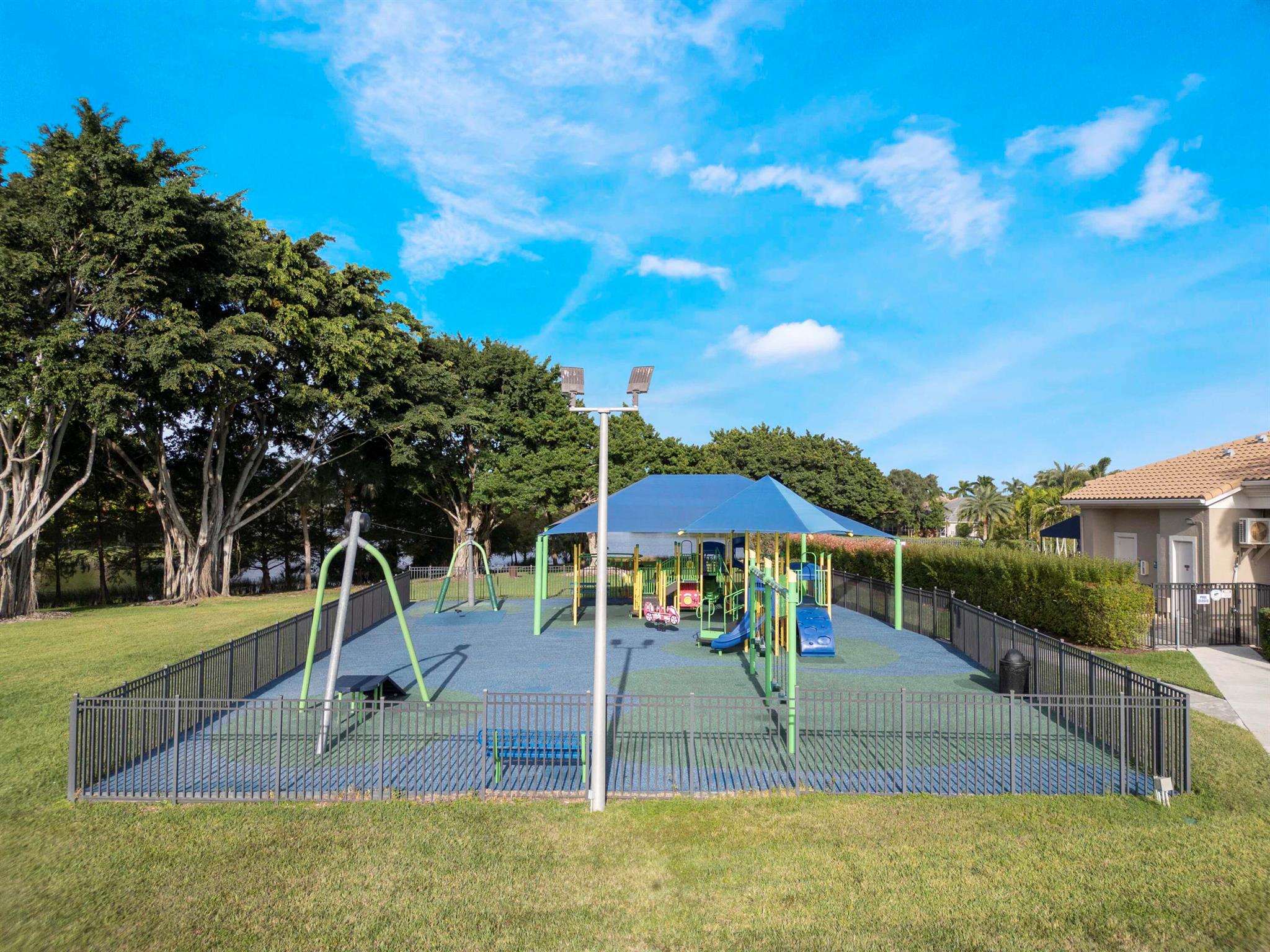 BOCA FALLS - Residential Lease