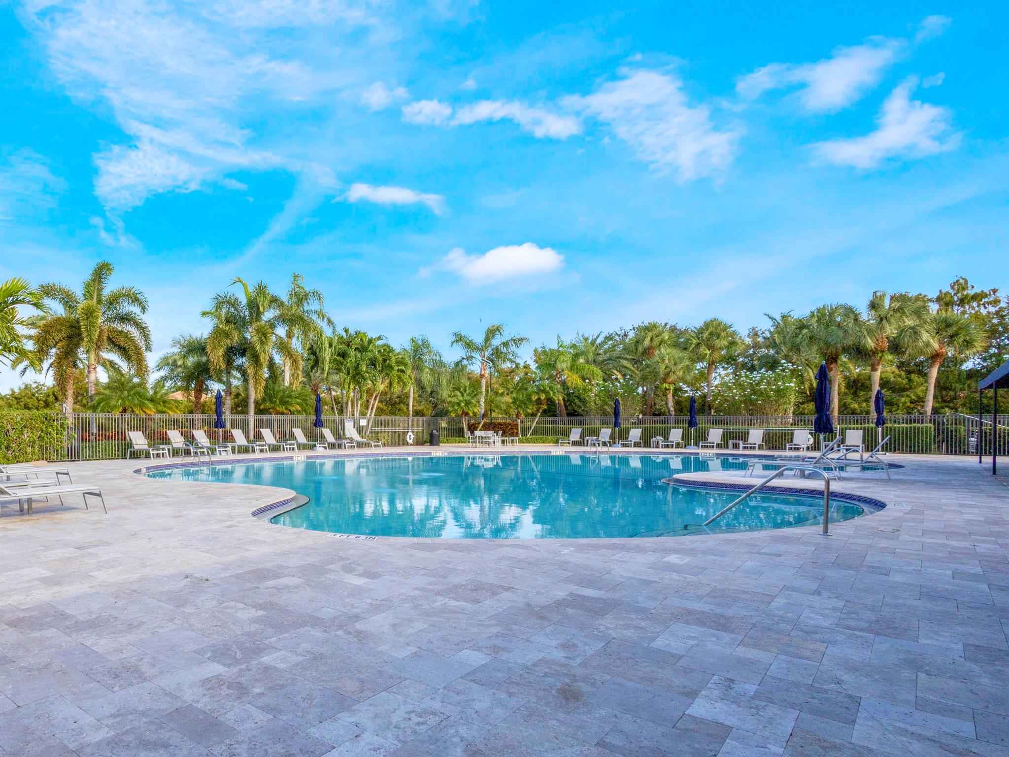 BOCA FALLS - Residential Lease