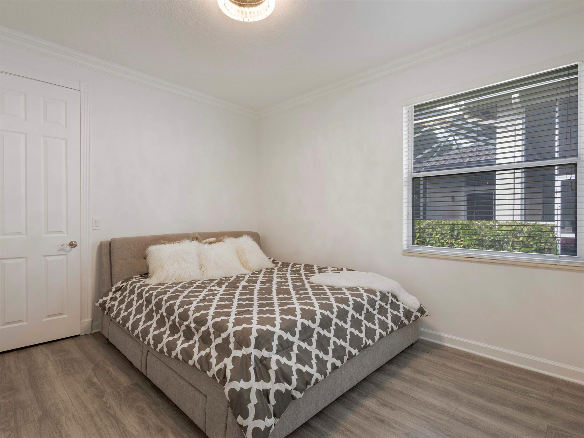 BOCA FALLS - Residential Lease