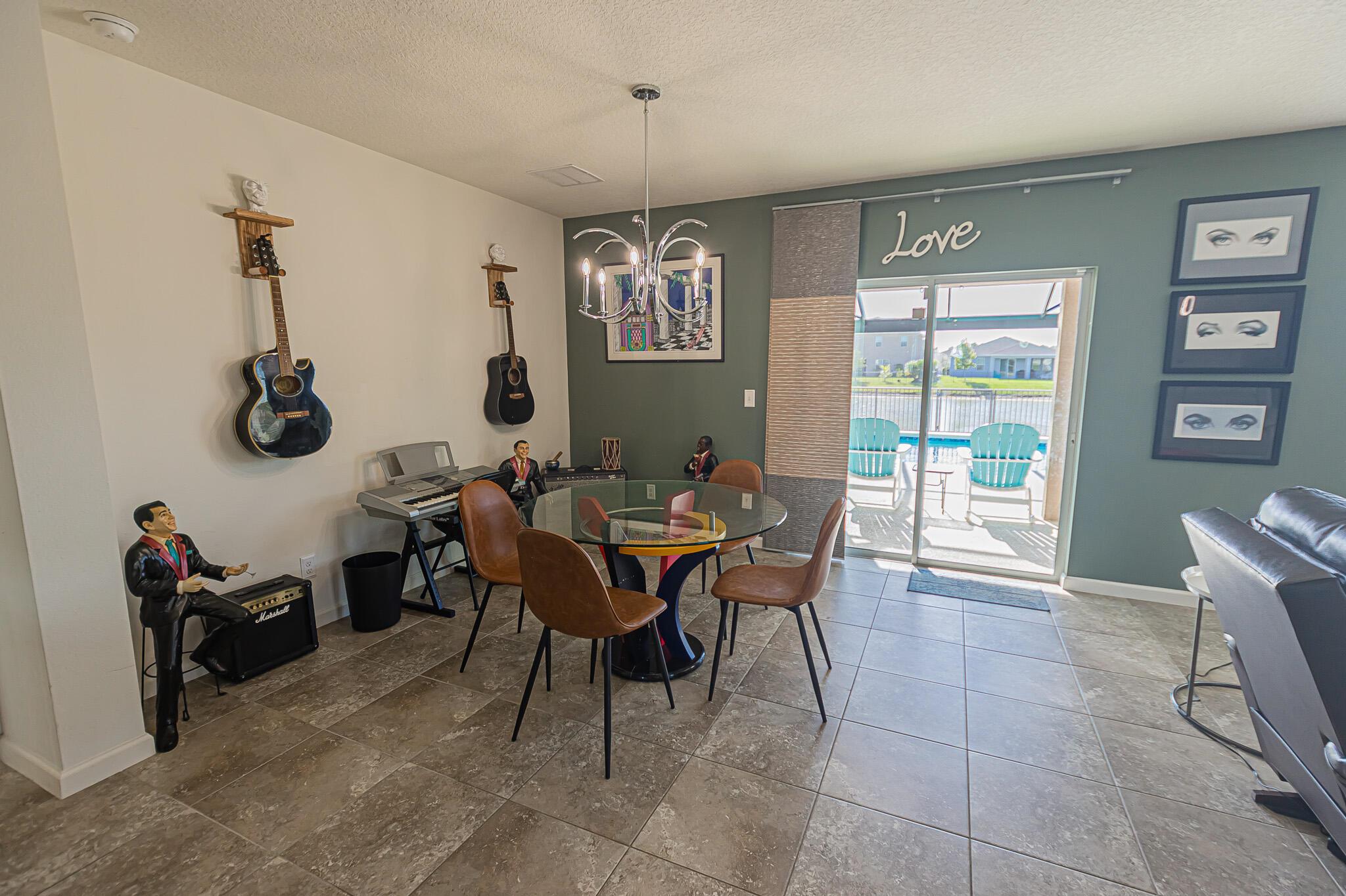 CROSSTOWN COMMONS - Residential