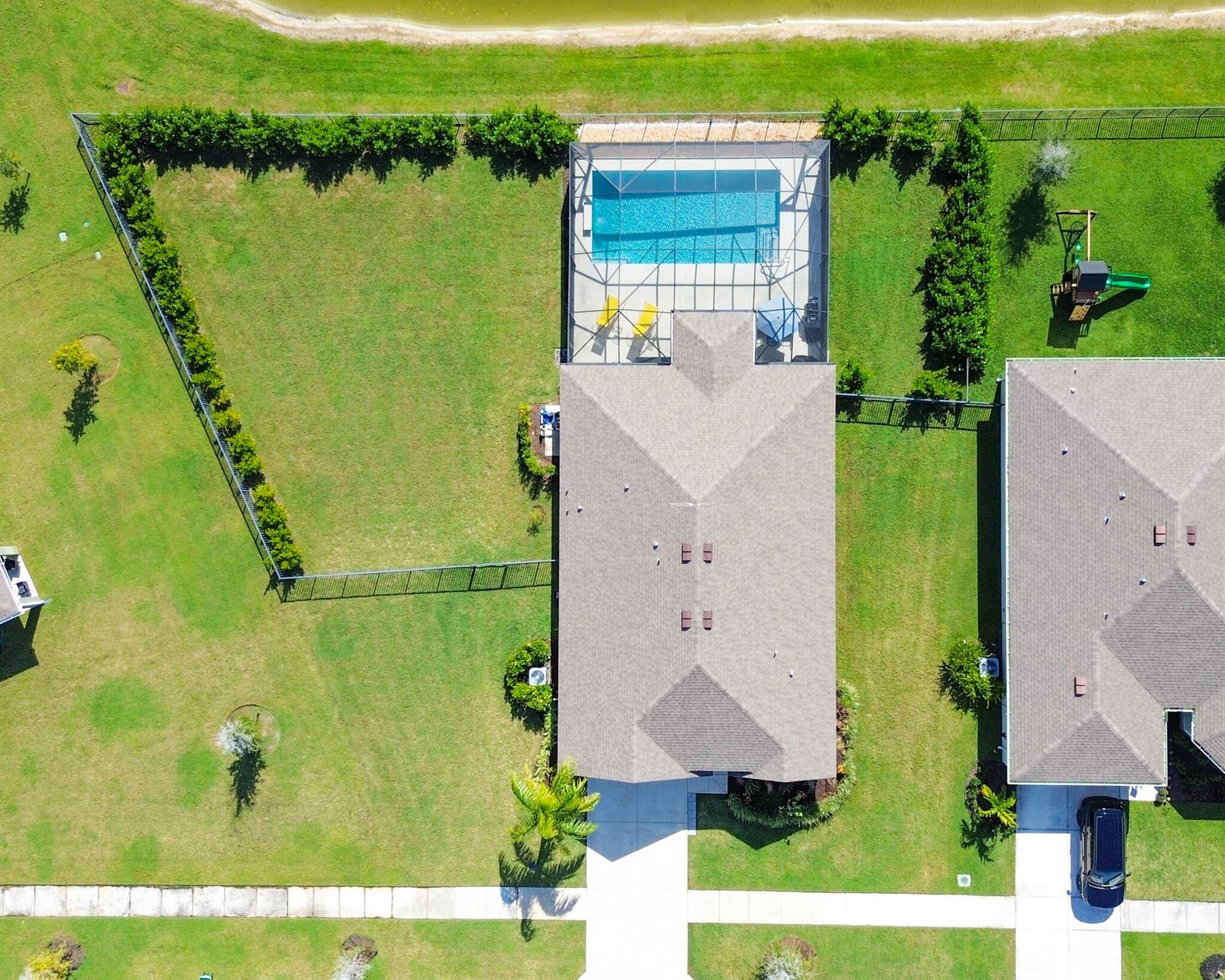 CROSSTOWN COMMONS - Residential