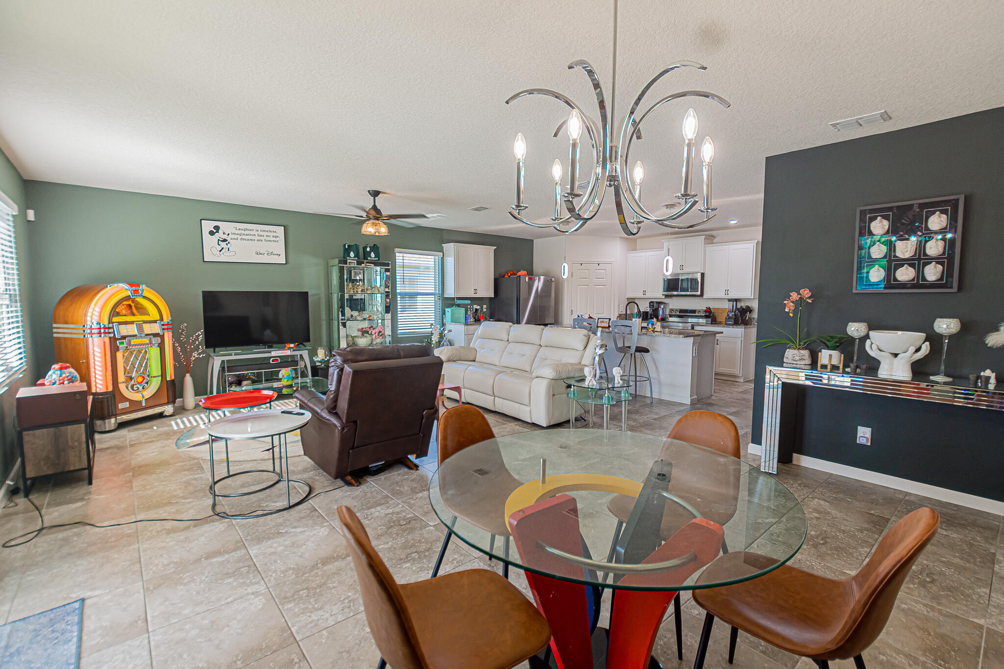 CROSSTOWN COMMONS - Residential