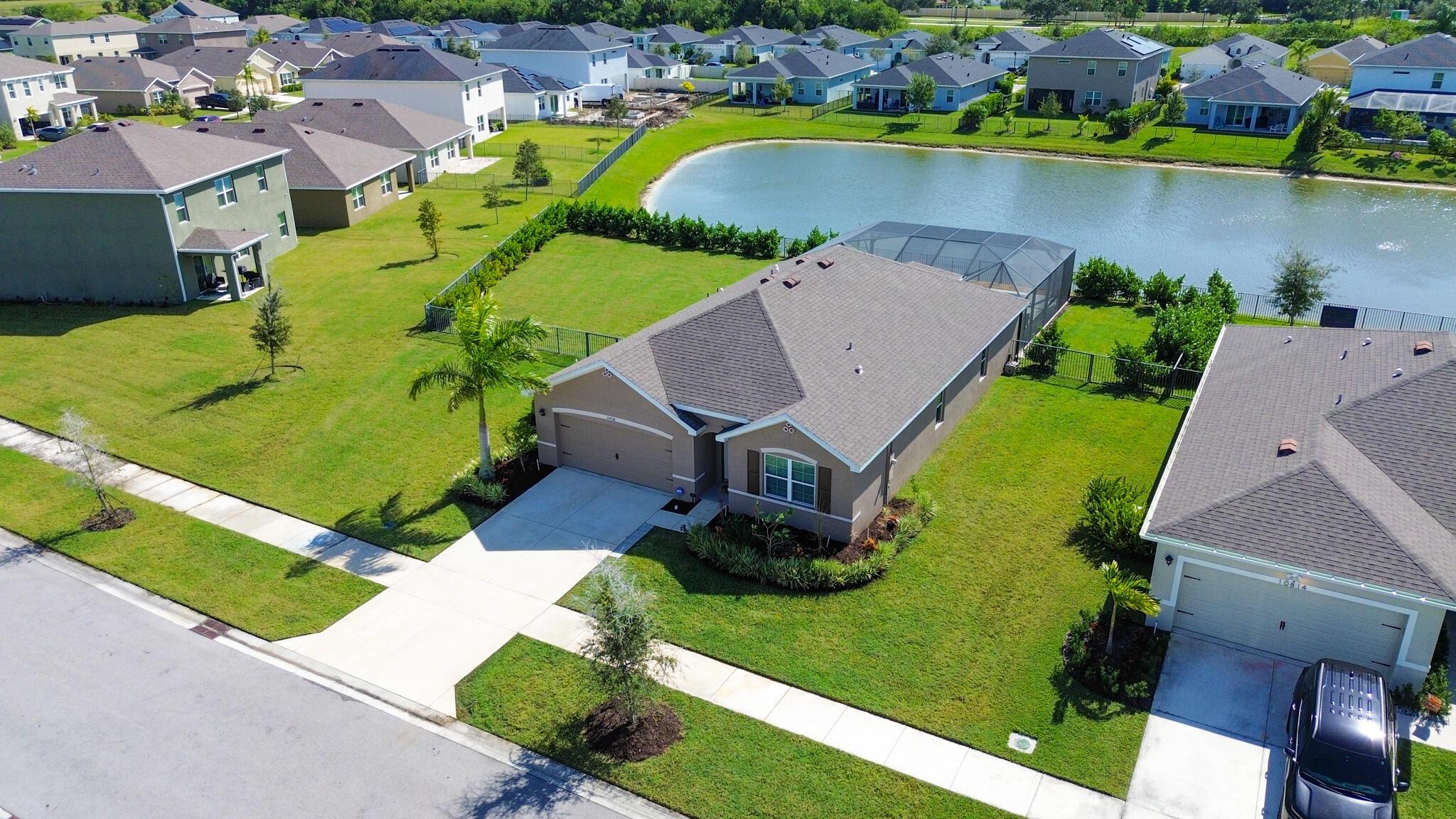 CROSSTOWN COMMONS - Residential