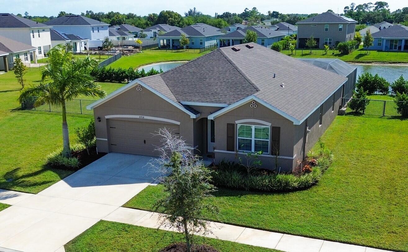 CROSSTOWN COMMONS - Residential