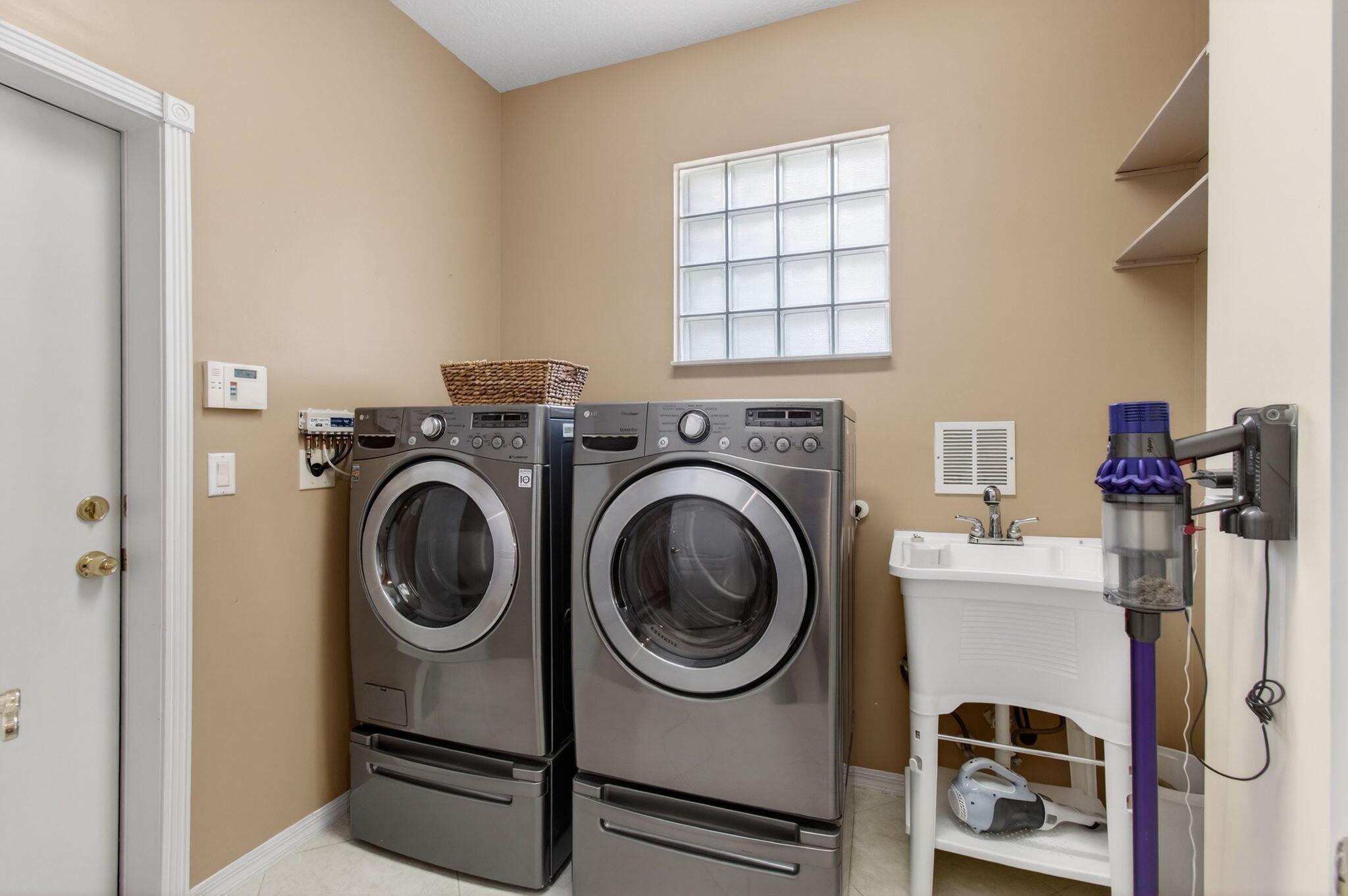 MIZNER FALLS - Residential