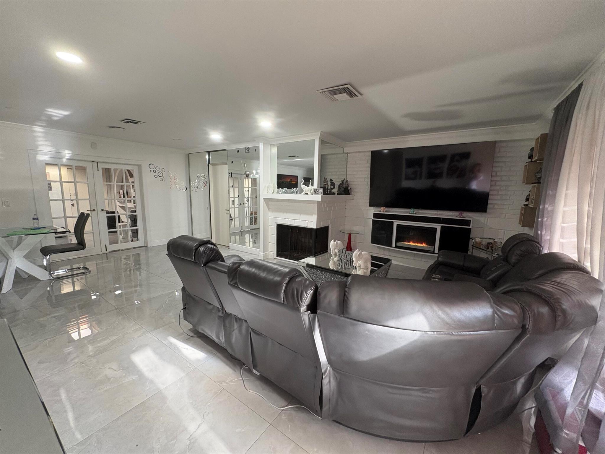 350 53rd Drive N