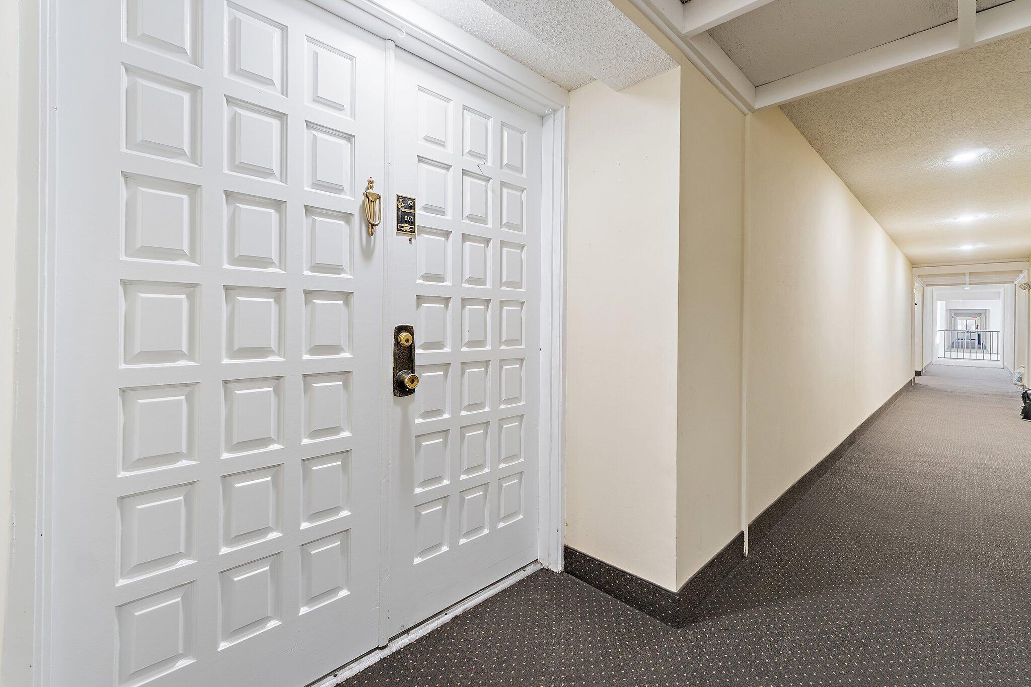 1800 SE Saint Lucie Boulevard 7-201