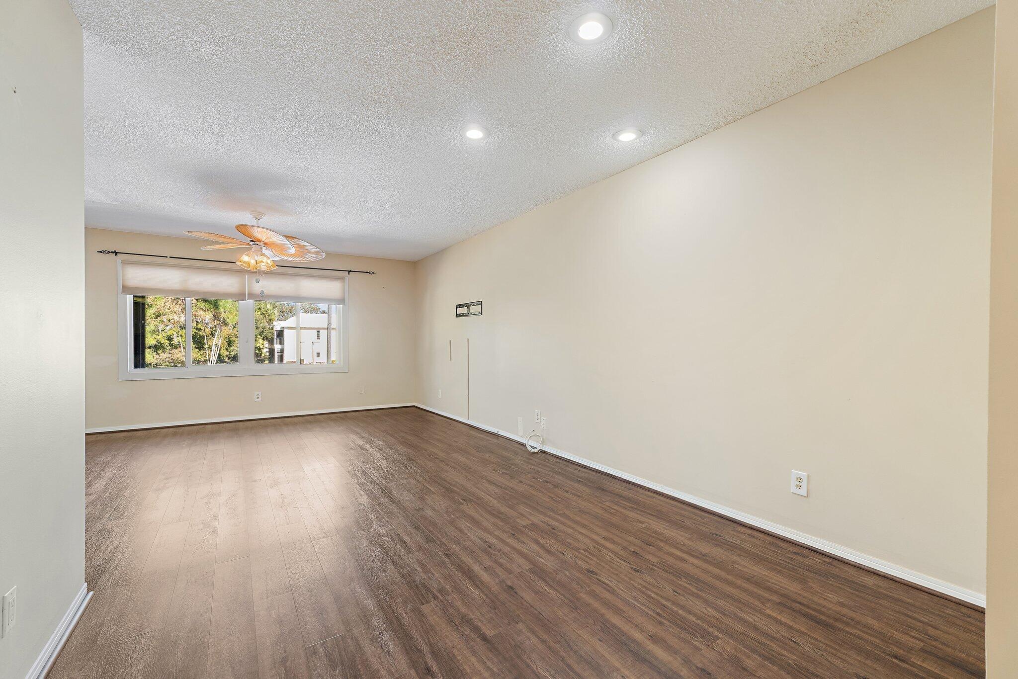 1800 SE Saint Lucie Boulevard 7-201