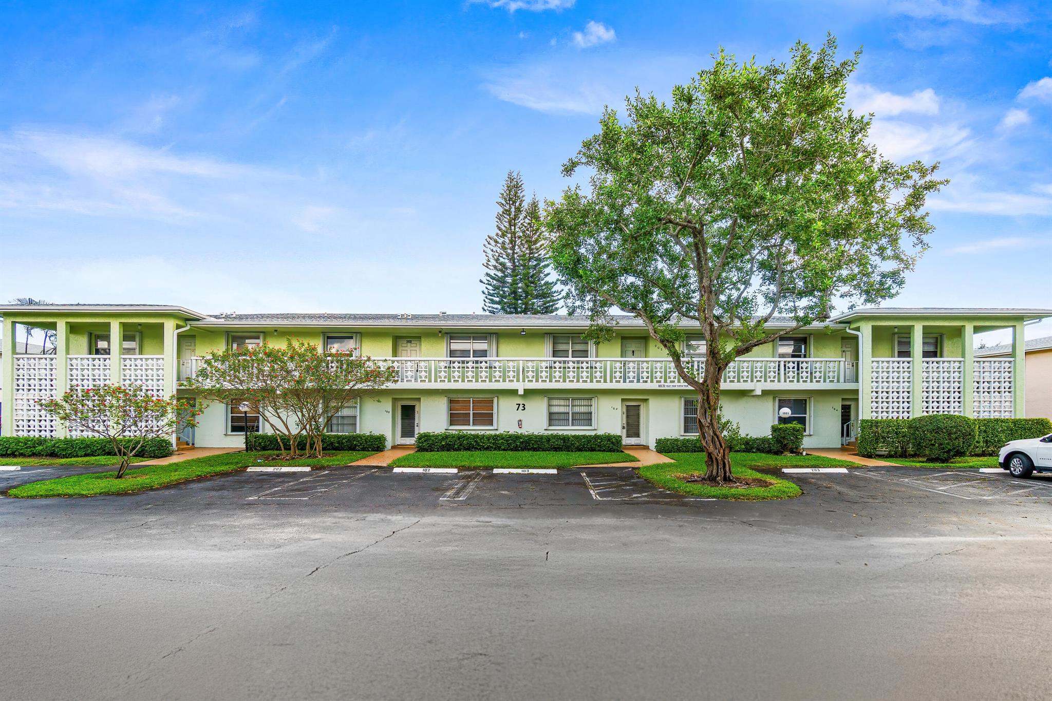 PINES OF DELRAY NORTH CON - Residential Lease