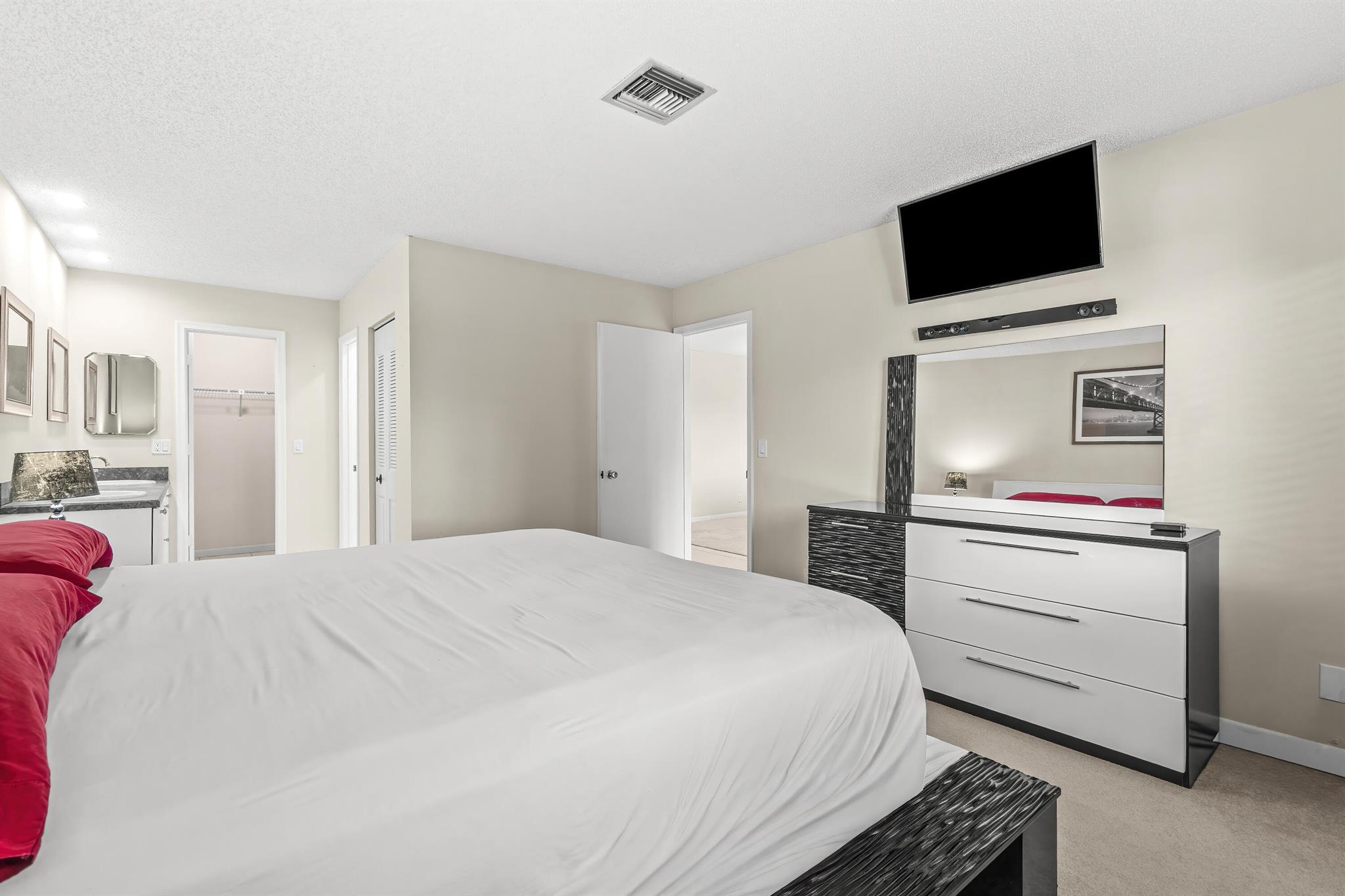 PINES OF DELRAY NORTH CON - Residential Lease