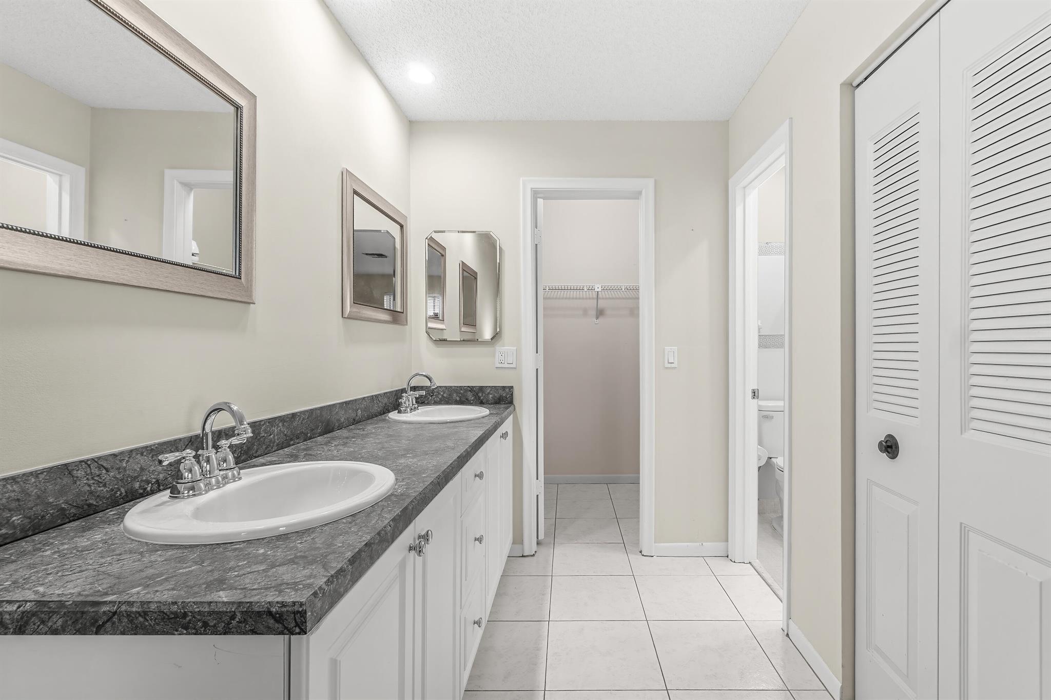 PINES OF DELRAY NORTH CON - Residential Lease