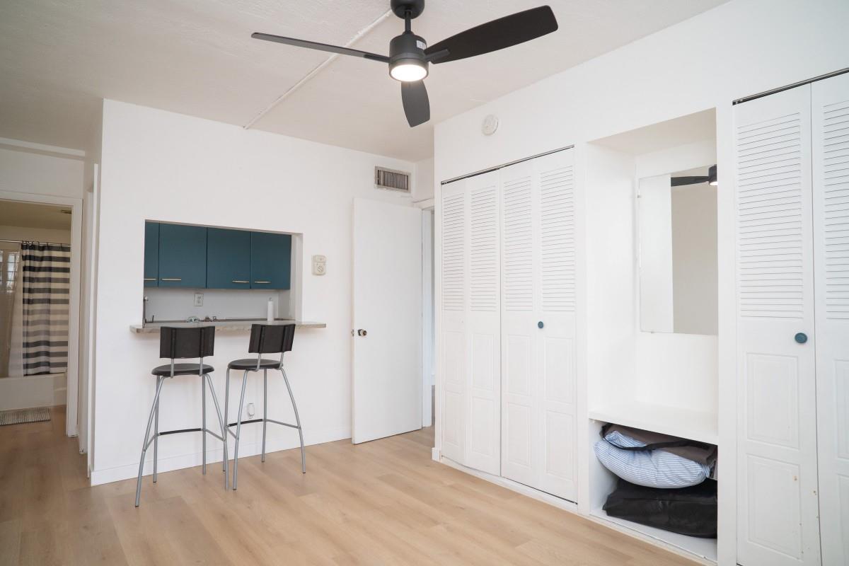 CANADIAN OCEAN BREEZE CON - Residential