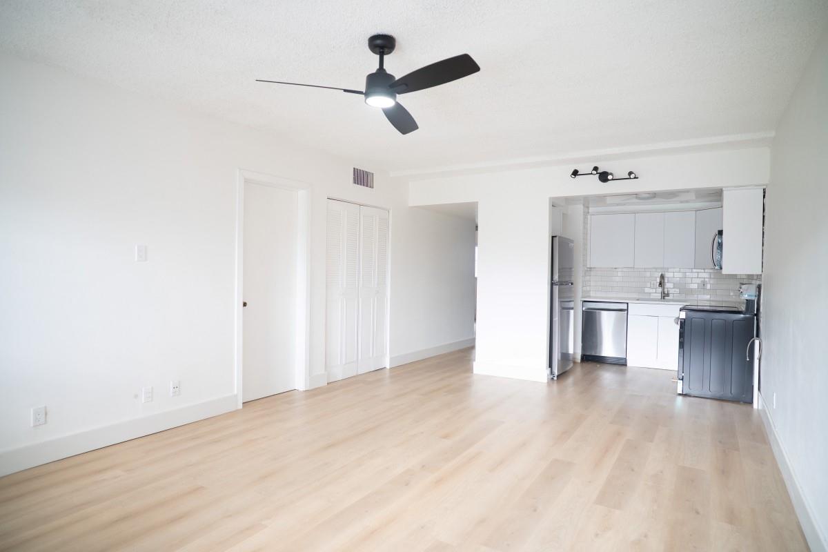 CANADIAN OCEAN BREEZE CON - Residential