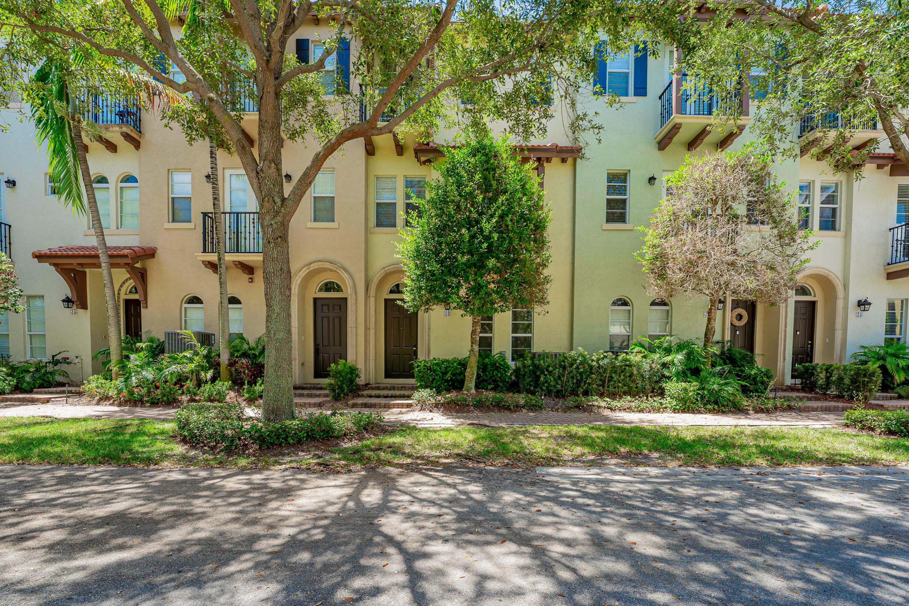 ROYAL POINCIANA - Residential Lease