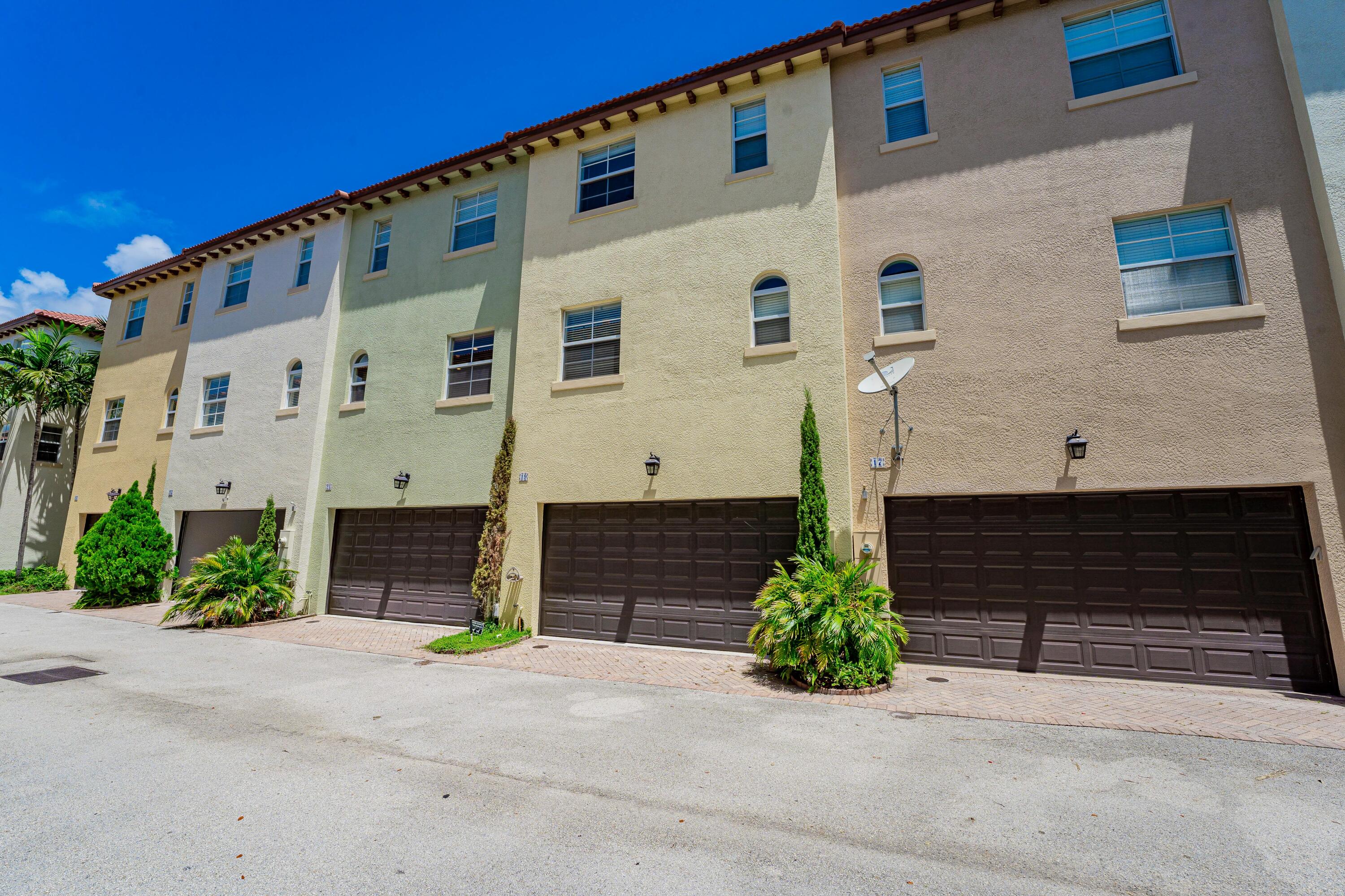 ROYAL POINCIANA - Residential Lease