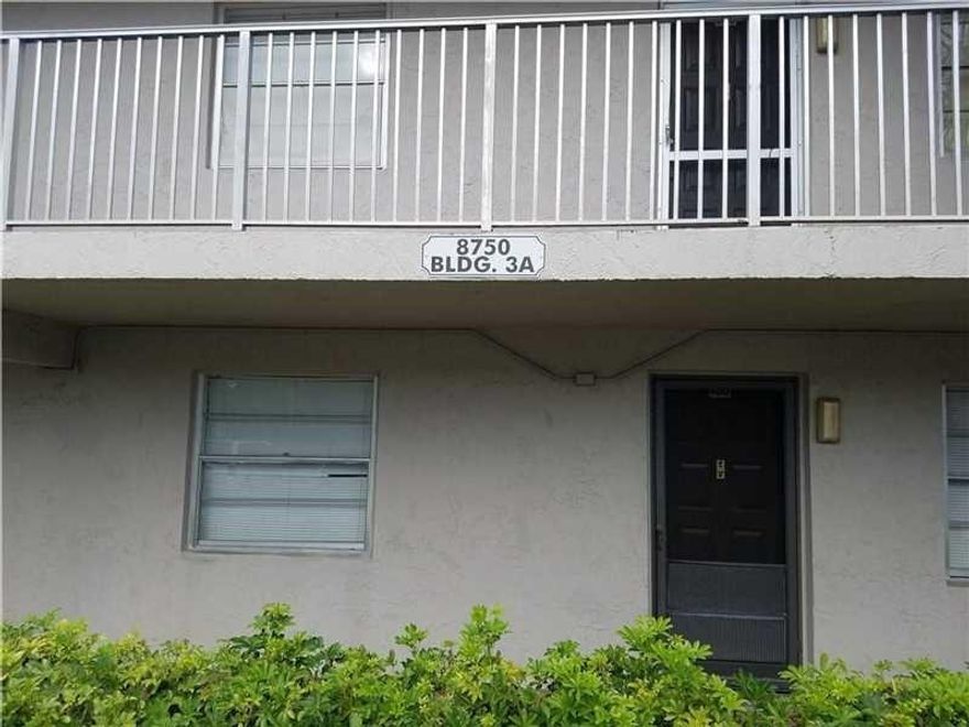 Beautiful 2 bedroom 2 bathrooms remodeled unit in the heart of Coral Springs. Desirable 1st floor unit. Close to schools, restaurants, supermarkets, Coral Springs mall and much more. Remodeled bathrooms, upgraded kitchen, full size washer and dryer, large master bedroom.