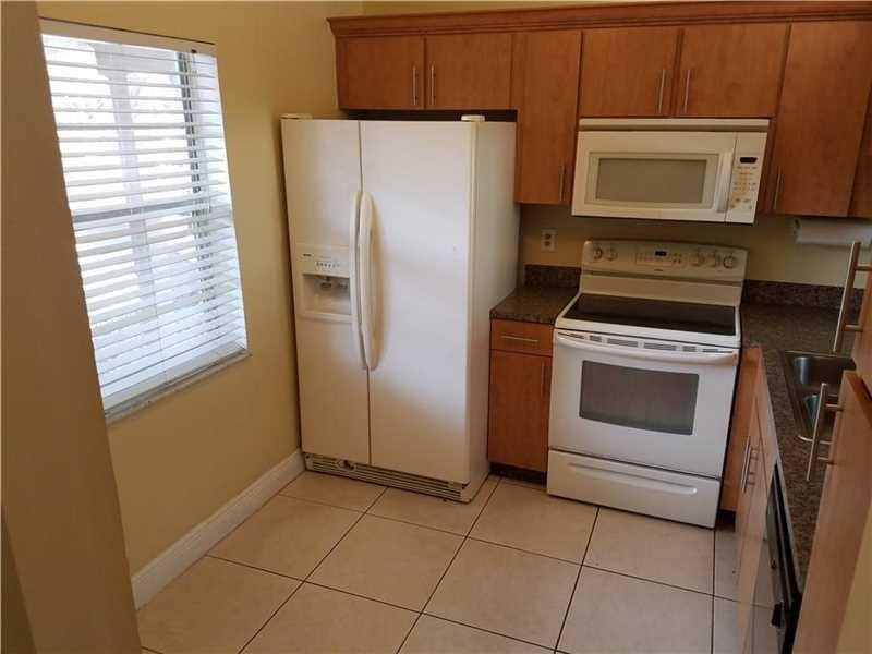 PALM VILLAGE - Residential Lease