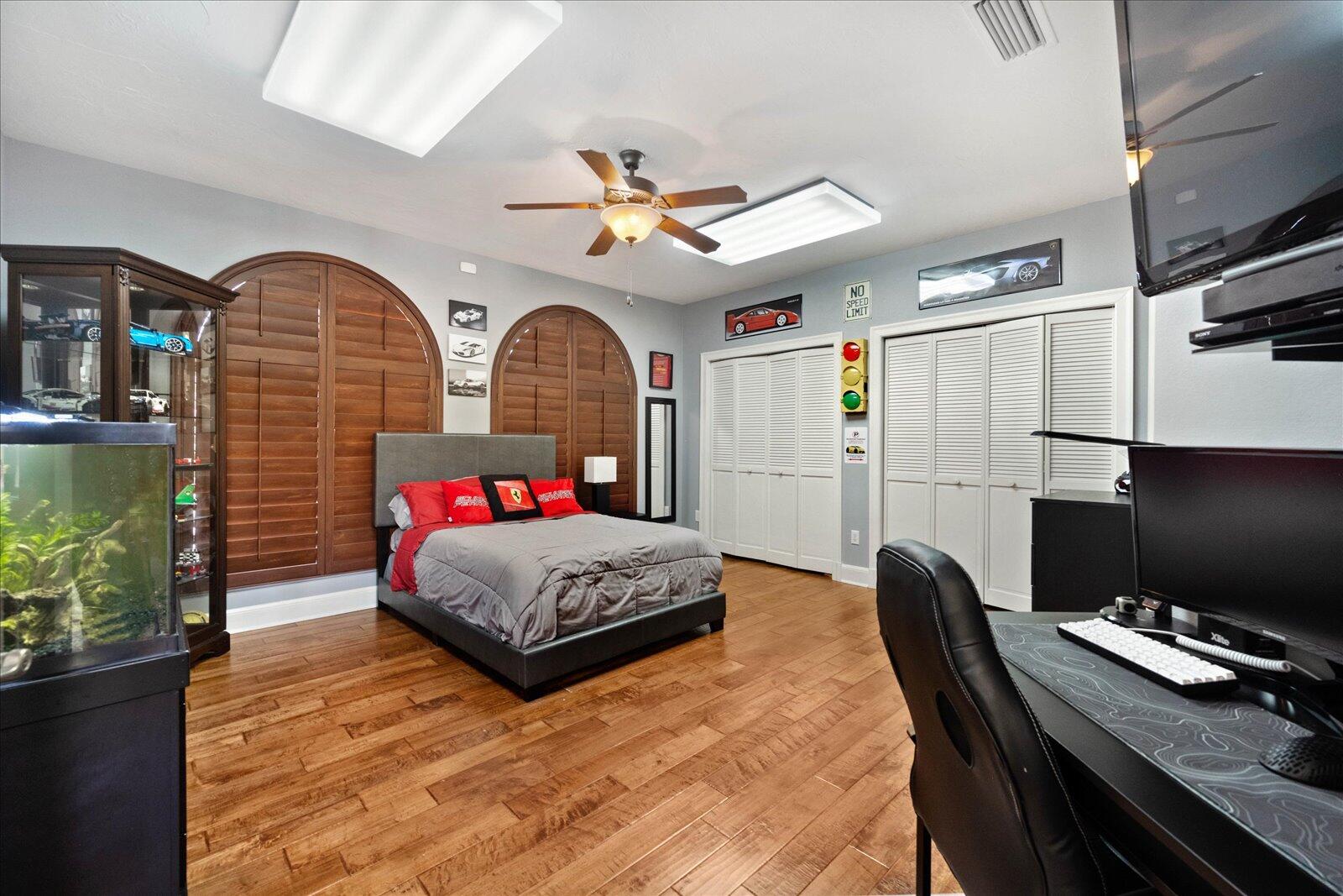 PINEWOOD OF WELLINGTON - Residential Lease