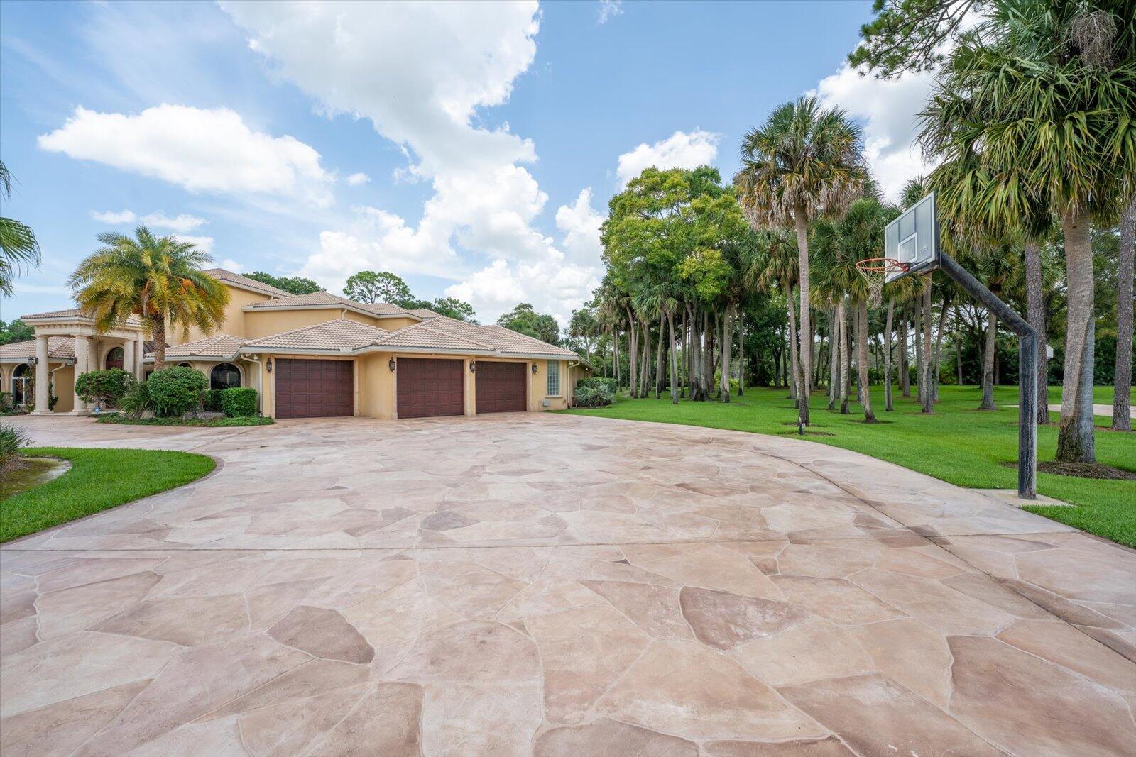 PINEWOOD OF WELLINGTON - Residential Lease