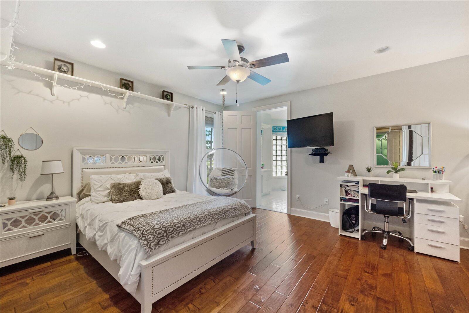 PINEWOOD OF WELLINGTON - Residential Lease