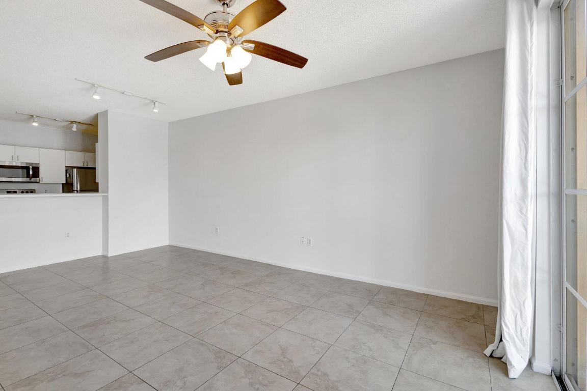 COURTYARDS IN CITYPLACE CONDO - Residential