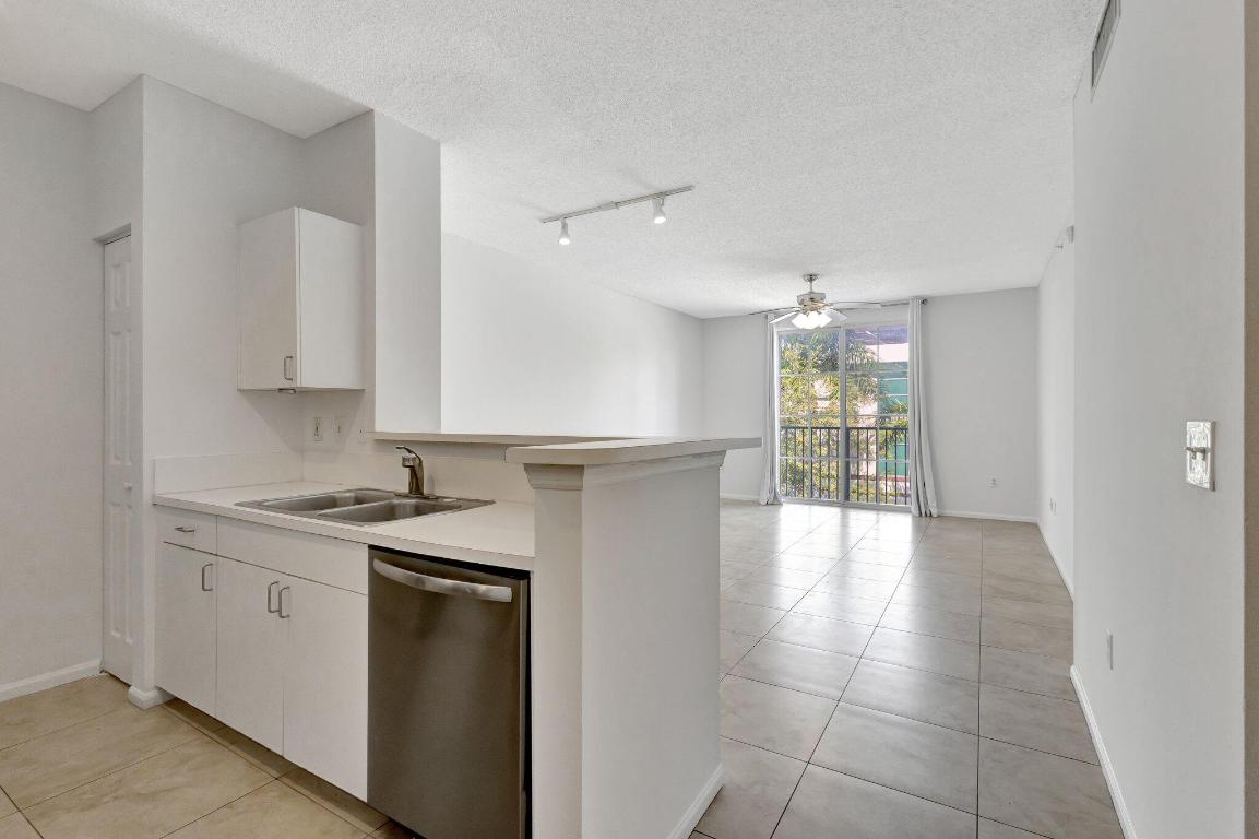 COURTYARDS IN CITYPLACE CONDO - Residential