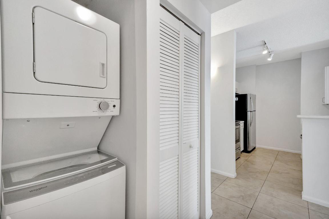 COURTYARDS IN CITYPLACE CONDO - Residential