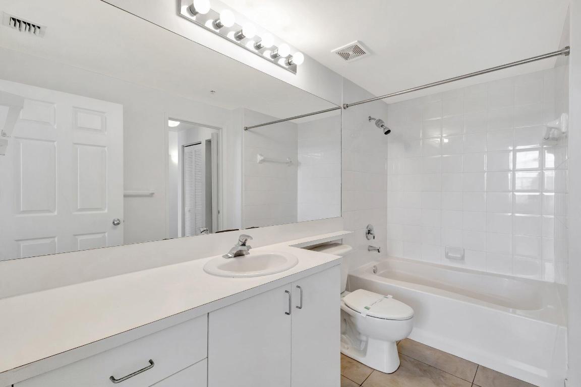 COURTYARDS IN CITYPLACE CONDO - Residential