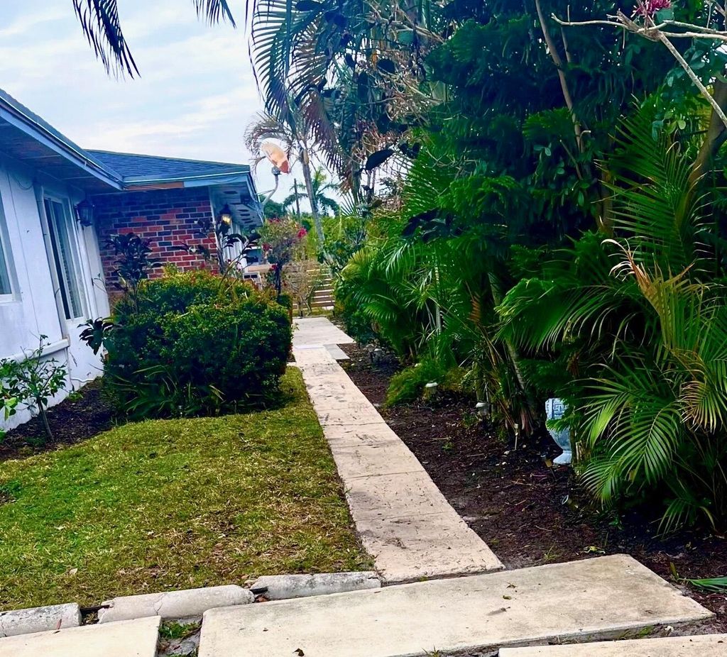 Photo of 27 NW 14th Avenue, Delray Beach, FL 33444 (MLS # B26011890)