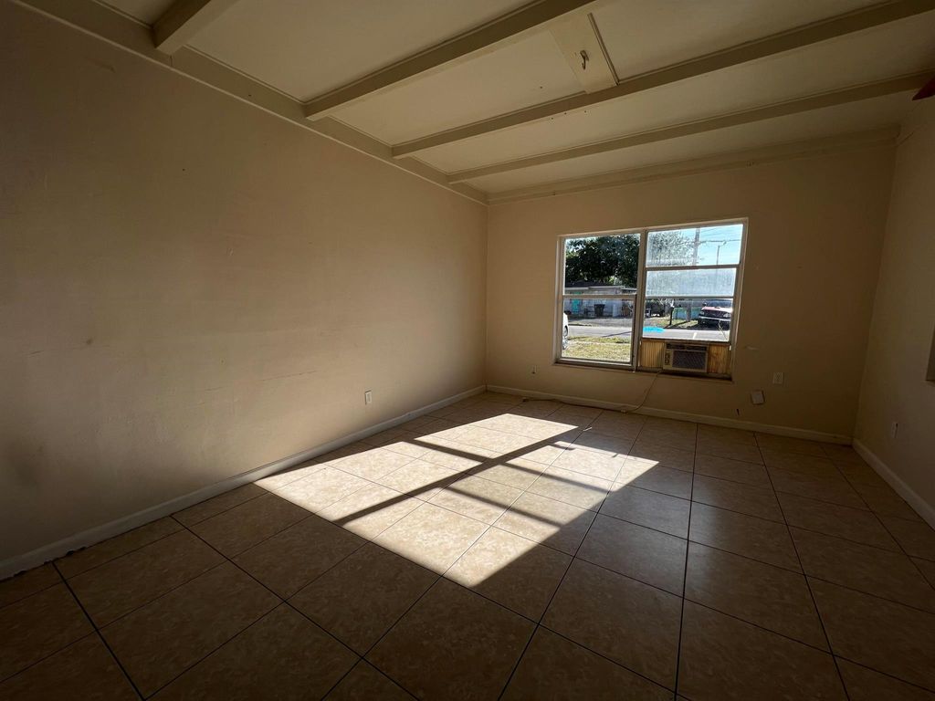 Photo of 817 S 6th Street, Fort Pierce, FL 34950 (MLS # R11074560)