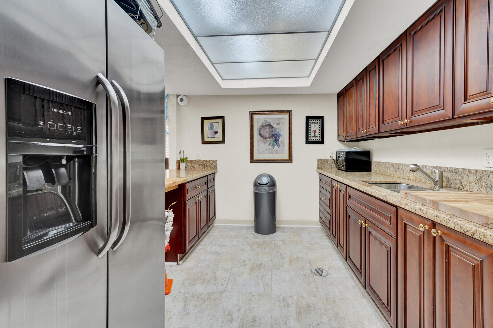 BARWOOD CONDO - Residential