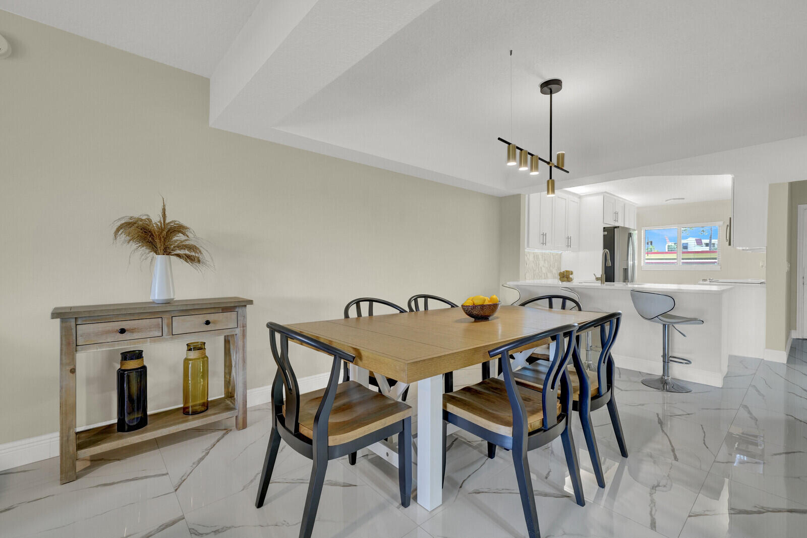 BARWOOD CONDO - Residential