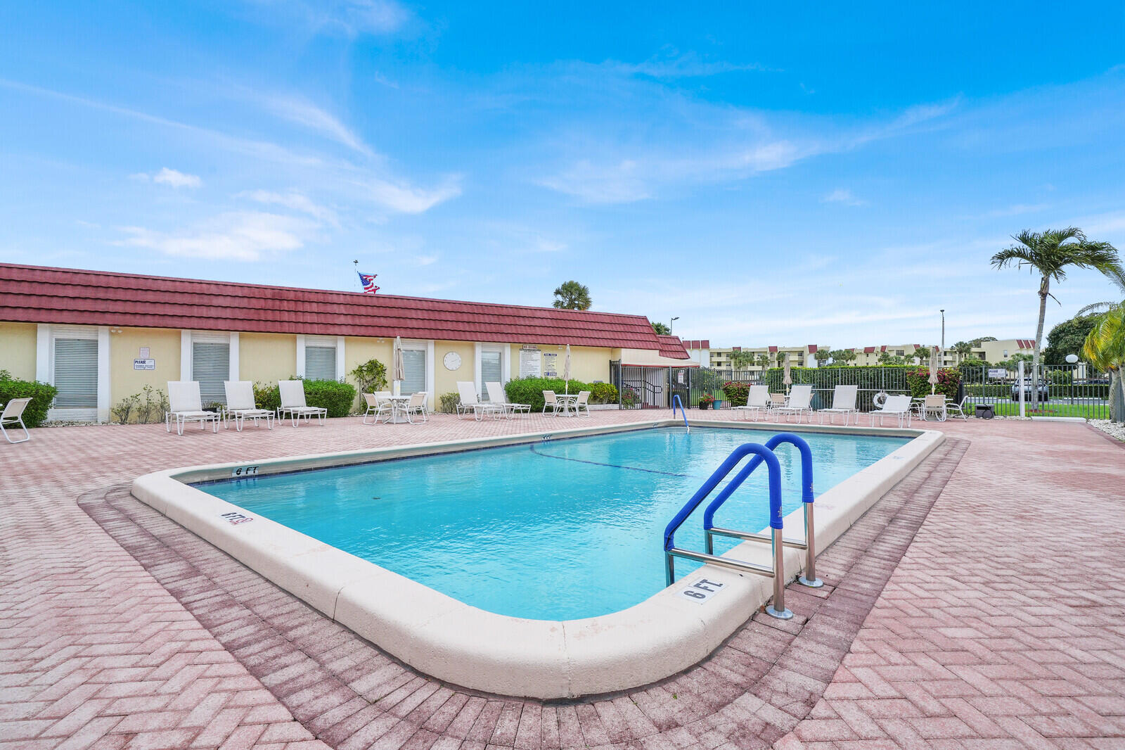 BARWOOD CONDO - Residential