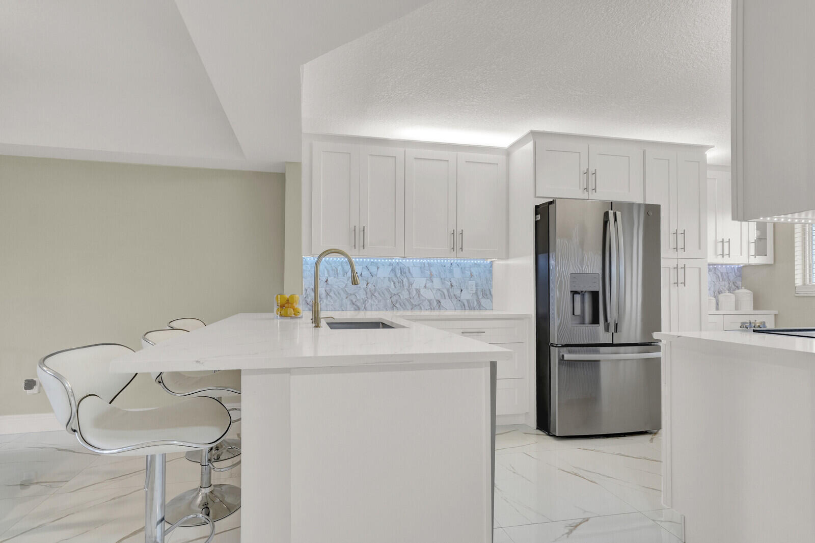 BARWOOD CONDO - Residential