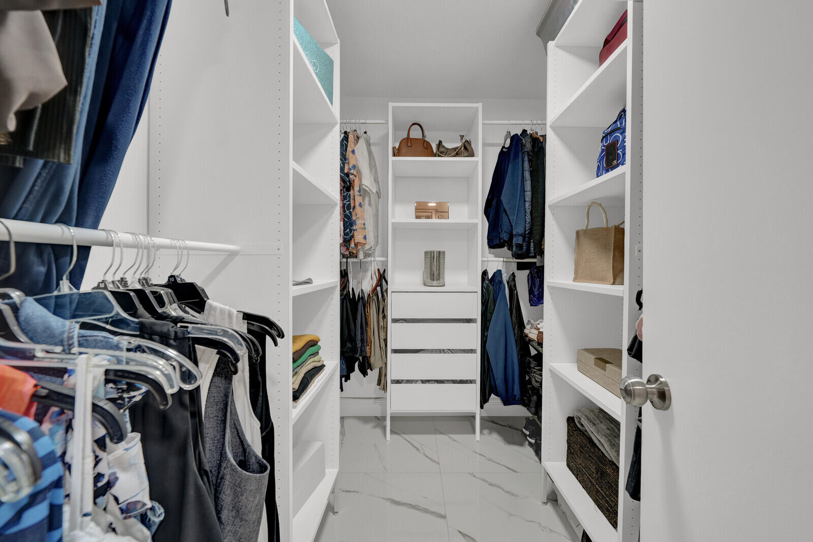 BARWOOD CONDO - Residential