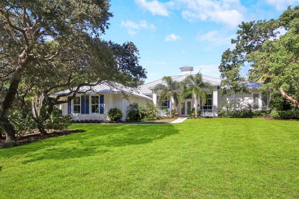 Photo of 6373 Fox Run Circle, Jupiter, FL 33458 (MLS # R10841667)